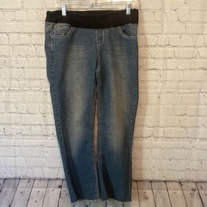 New Recruit size medium maternity jeans